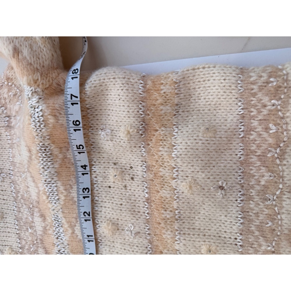Vintage Wool Angora Sweater Medium Cream Beige Embroidered Soft Knit - Picture 6 of 6